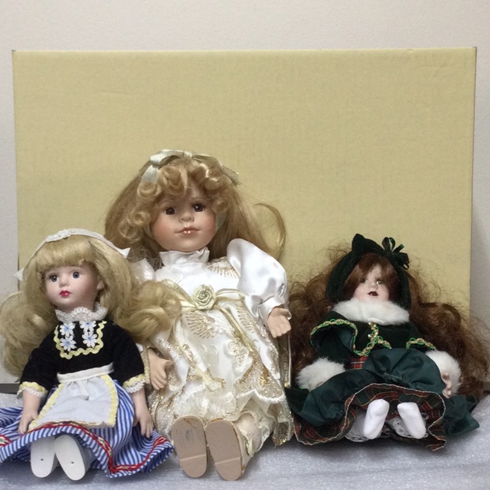 Vintage 3 Dolls